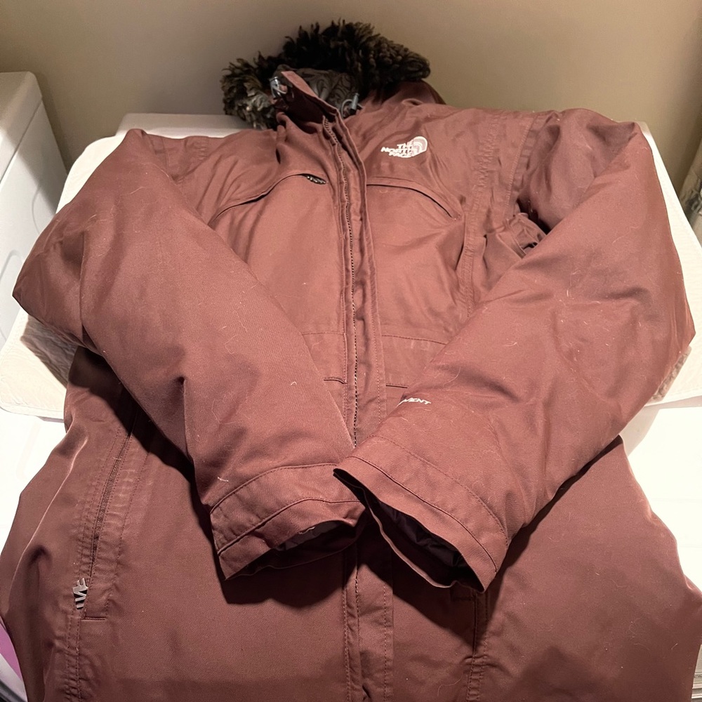 Gently used Northface hyvent jacket. Size Large!